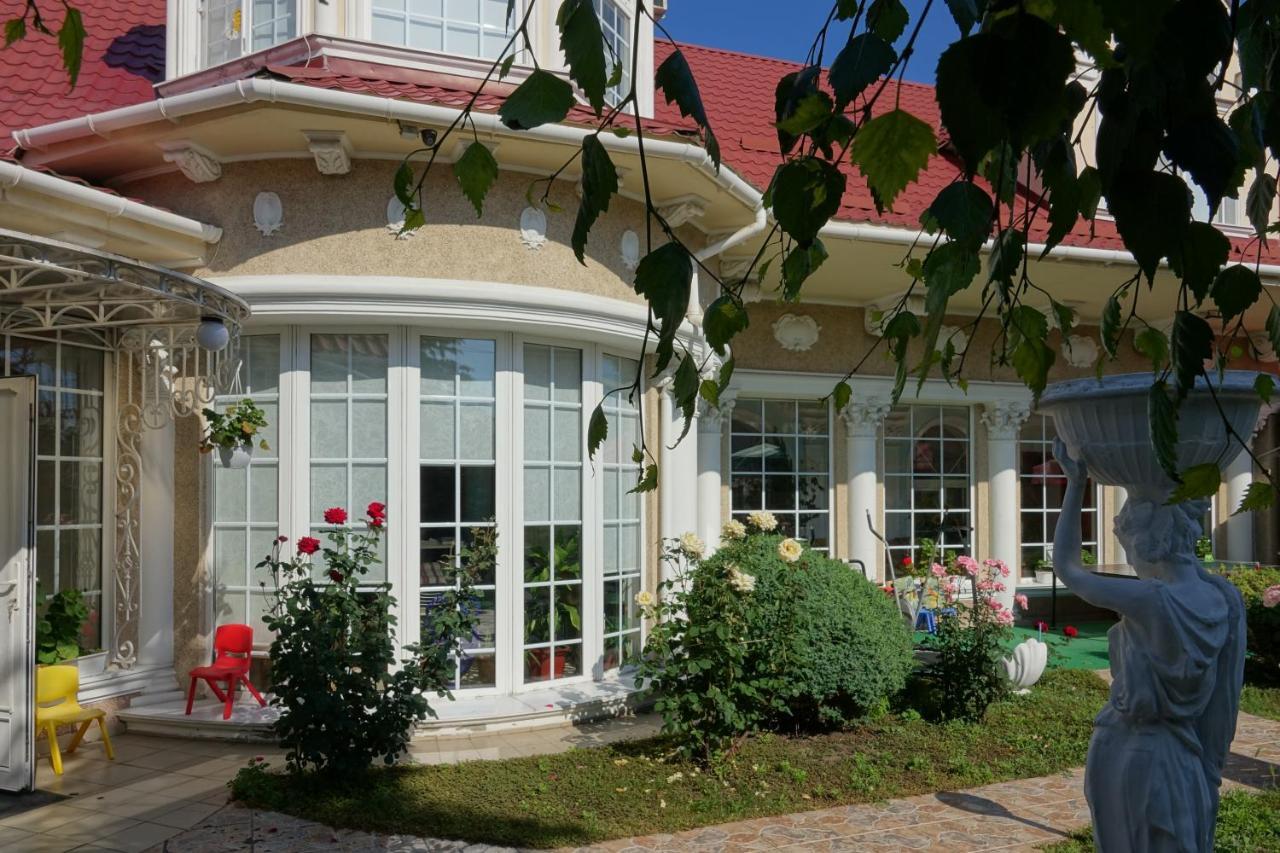 White House Apartments 오데사 외부 사진